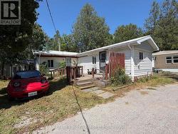 27 - 343 VICTORIA STREET Central Huron (Clinton), ON N0M 1L0