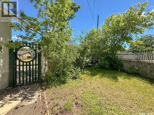 221 4Th Avenue Ne, Swift Current, SK 