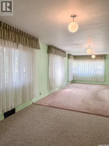 221 4Th Avenue Ne, Swift Current, SK 