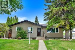 1369 East CENTRE  Saskatoon, SK S7J 3A8