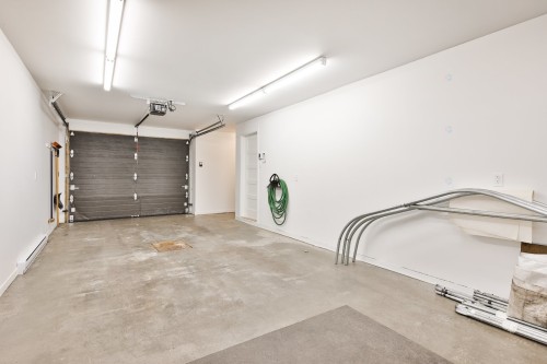 Garage - 1334 Av. De Salaberry, Chambly, QC 
