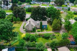 301 NORTH AUGUSTA ROAD Brockville, ON K6V 2Y3