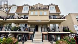 2069 - 3041 FINCH AVENUE  Toronto, ON M9M 0A4