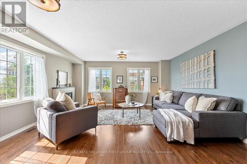 90 Magpie Way, Whitby, ON 