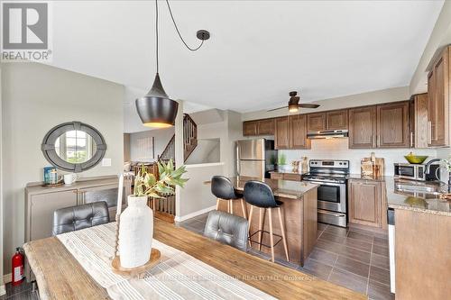90 Magpie Way, Whitby, ON 