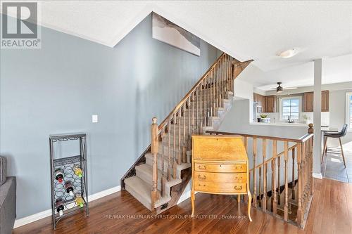 90 Magpie Way, Whitby, ON 