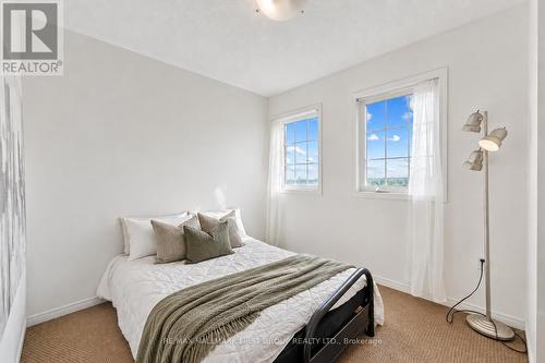 90 Magpie Way, Whitby, ON 