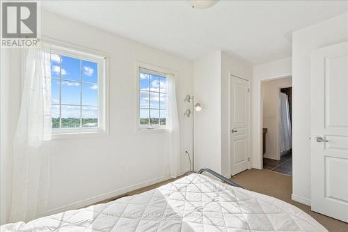 90 Magpie Way, Whitby, ON 