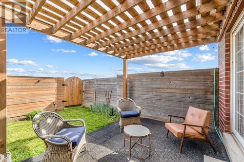 90 Magpie Way, Whitby, ON 