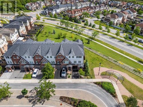 90 Magpie Way, Whitby, ON 