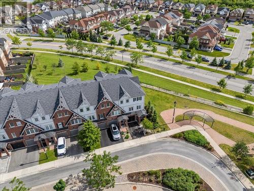 90 Magpie Way, Whitby, ON 