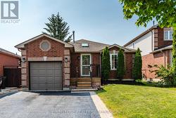 9 HOLLY MEADOW ROAD Barrie, ON L4N 8S1