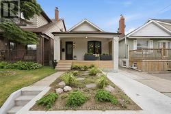69 GATWICK AVENUE Toronto, ON M4C 1W4