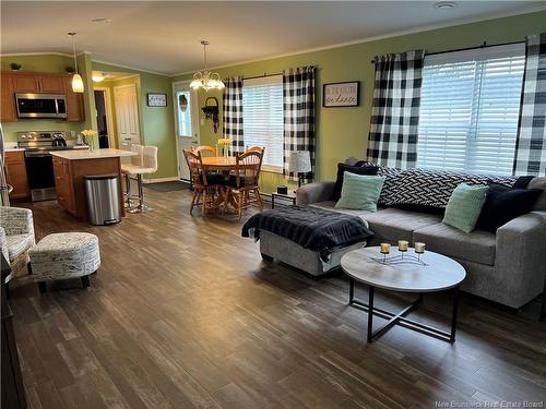 8 Spring Dr, Saint John, NB 
