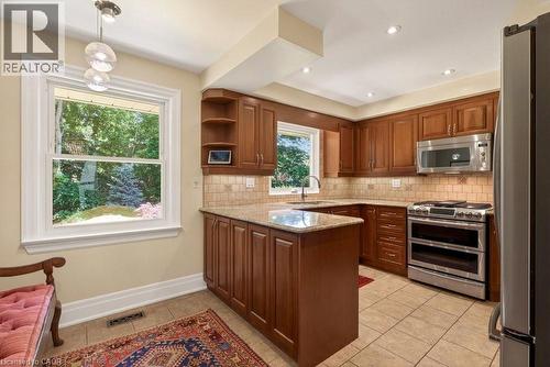589 Sharalin Court, Burlington, ON 