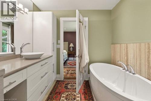 589 Sharalin Court, Burlington, ON 
