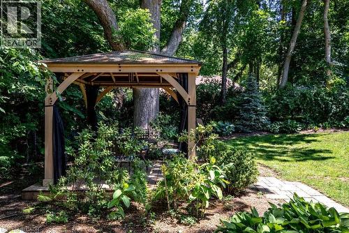 589 Sharalin Court, Burlington, ON 