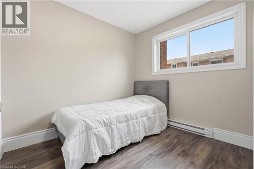 48 Windom Road Unit# I, Kitchener, ON - Indoor Photo Showing Bedroom