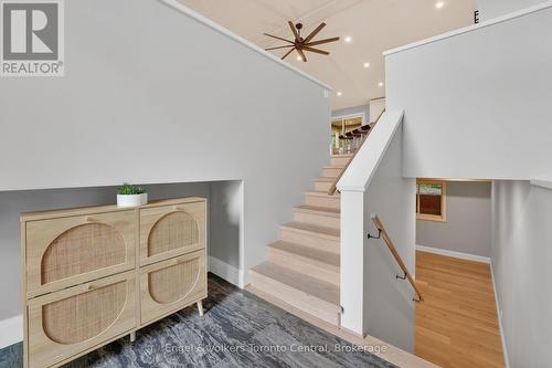 Large Foyer - 1093 Highway 141 Drive, Seguin, ON 