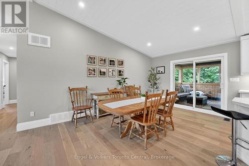 Large Dining area with walk-out to porch - 1093 Highway 141 Drive, Seguin, ON 