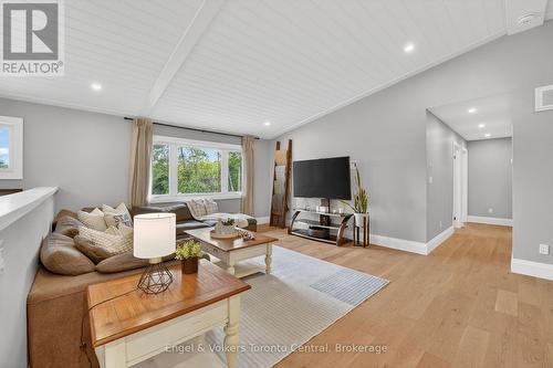 Large Living Room - 1093 Highway 141 Drive, Seguin, ON 
