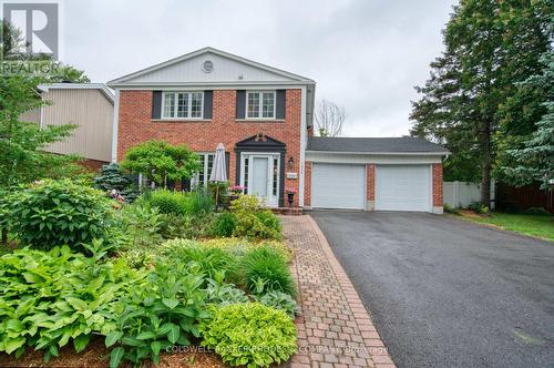 1666 Amberdale Crescent, Ottawa, ON 