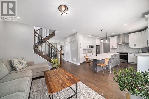 17 Leeming Drive, Ottawa, ON 