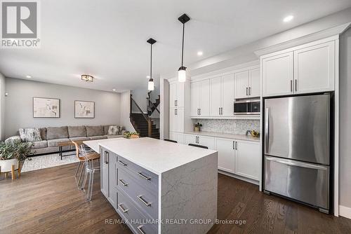 17 Leeming Drive, Ottawa, ON 