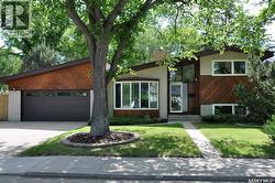 1 Maclean CRESCENT  Saskatoon, SK S7J 2R6