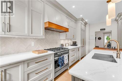 76 Pearl Street N, Hamilton, ON 