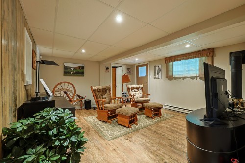 Salle familiale - 24  - 26 Ch. Des Écureuils, Ripon, QC 
