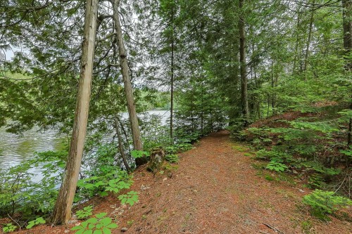 Bord de l'eau - 28 Ch. Des Écureuils, Ripon, QC 