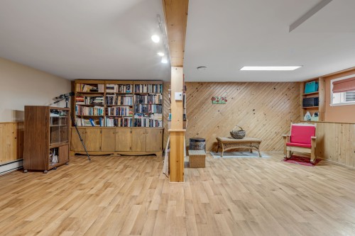 Salle familiale - 100 Rue Éric, Québec (Charlesbourg), QC 