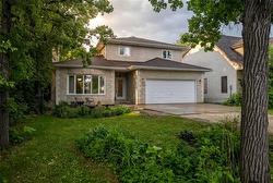 325 Headmaster ROW  Winnipeg, MB R2G 3M7