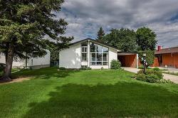 374 Whytewold RD  Winnipeg, MB R3J 2W5