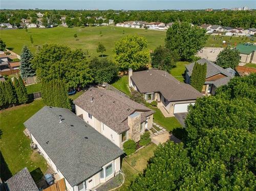 11 Hobart Pl, Winnipeg, MB 