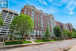 1004 - 33 DELISLE AVENUE Toronto, ON M4V 3C7