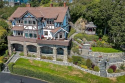 1926 Crescent Rd Oak Bay, BC V8S 2H1