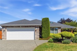 767 Kensington Pl Qualicum Beach, BC V9K 2K3