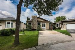 11 Hobart Place  Winnipeg, MB R2N 3V1