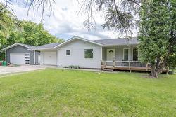511 Cottonwood Bend Steinbach, MB R5G 0L2