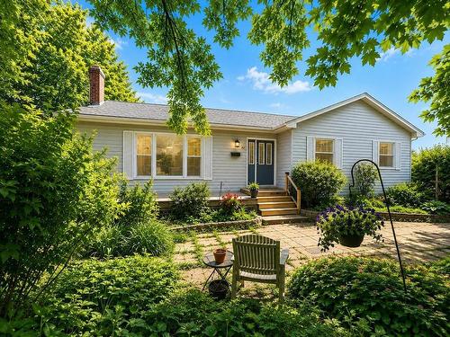 42 Fowler Street  Wolfville, NS B4P 1M4