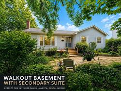42 Fowler Street  Wolfville, NS B4P 1M4