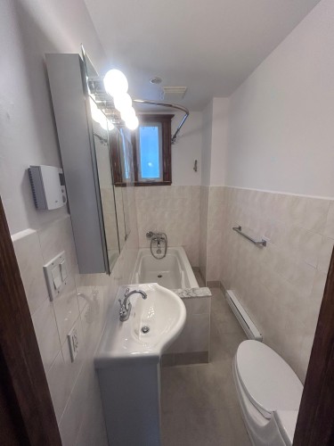 Salle de bains - 8502 Rue Drolet, Montréal (Villeray/Saint-Michel/Parc-Extension), QC - Indoor Photo Showing Bathroom