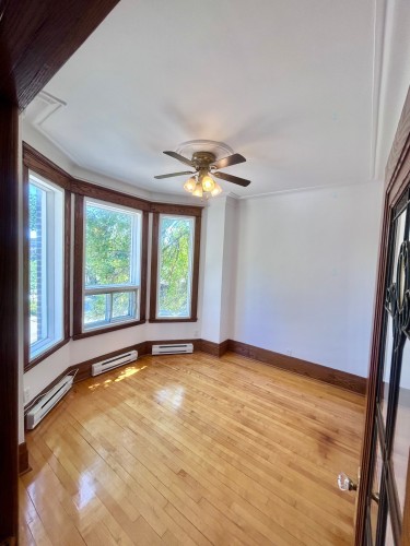 Salon - 8502 Rue Drolet, Montréal (Villeray/Saint-Michel/Parc-Extension), QC - Indoor Photo Showing Other Room