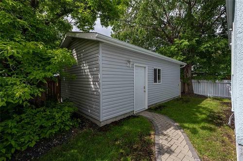 1268 Riddle Ave, Winnipeg, MB 