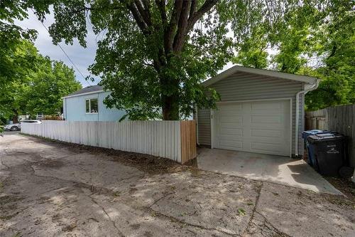 1268 Riddle Ave, Winnipeg, MB 