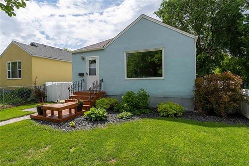 1268 Riddle Ave, Winnipeg, MB 