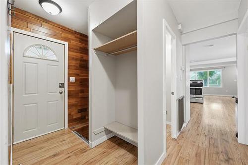 220 Arnold Ave, Winnipeg, MB 