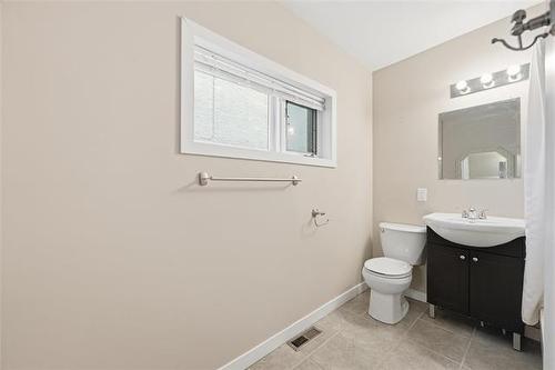 220 Arnold Ave, Winnipeg, MB 